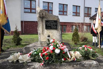 Pomnik w hołdzie 46 mieszkańcom Wywłoczki poległym i pomordowanym w latach 1939-1944